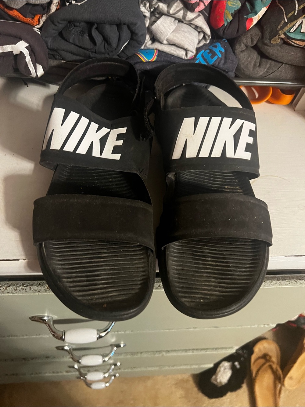 Nike sandals women’s